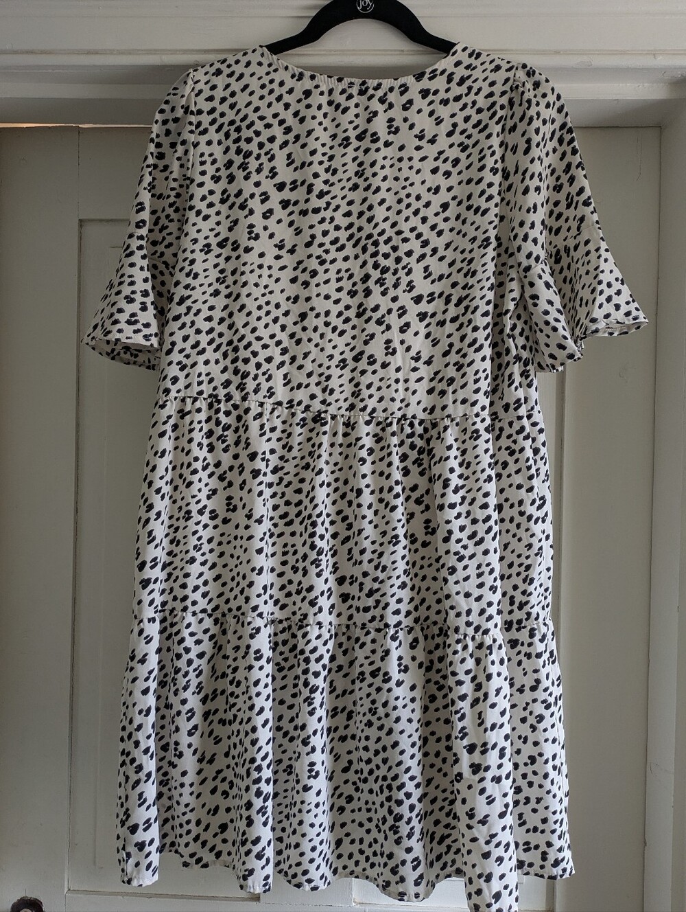 Beeson River Maternity Snow Leopard Print Mini Dress w/ Flutter Sleeves- S/M - Picture 2 of 7